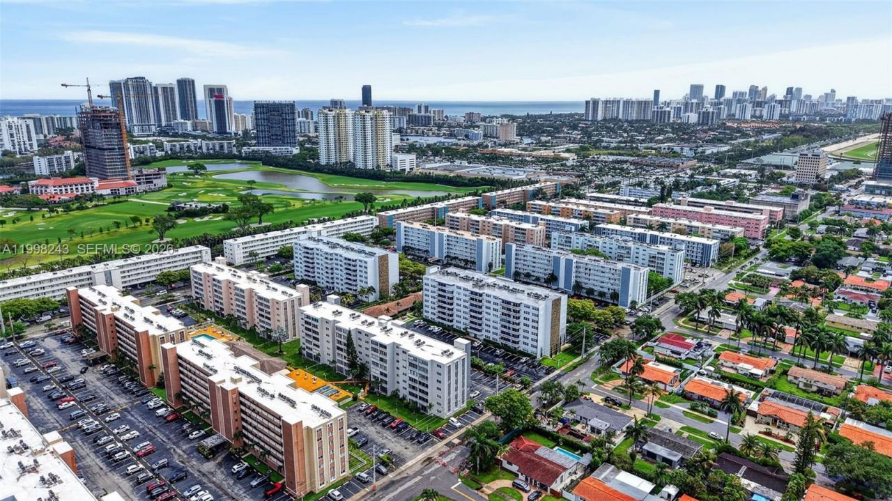 420 NE 12th Ave, Unit 202, Hallandale Beach, FL 33009 Photo