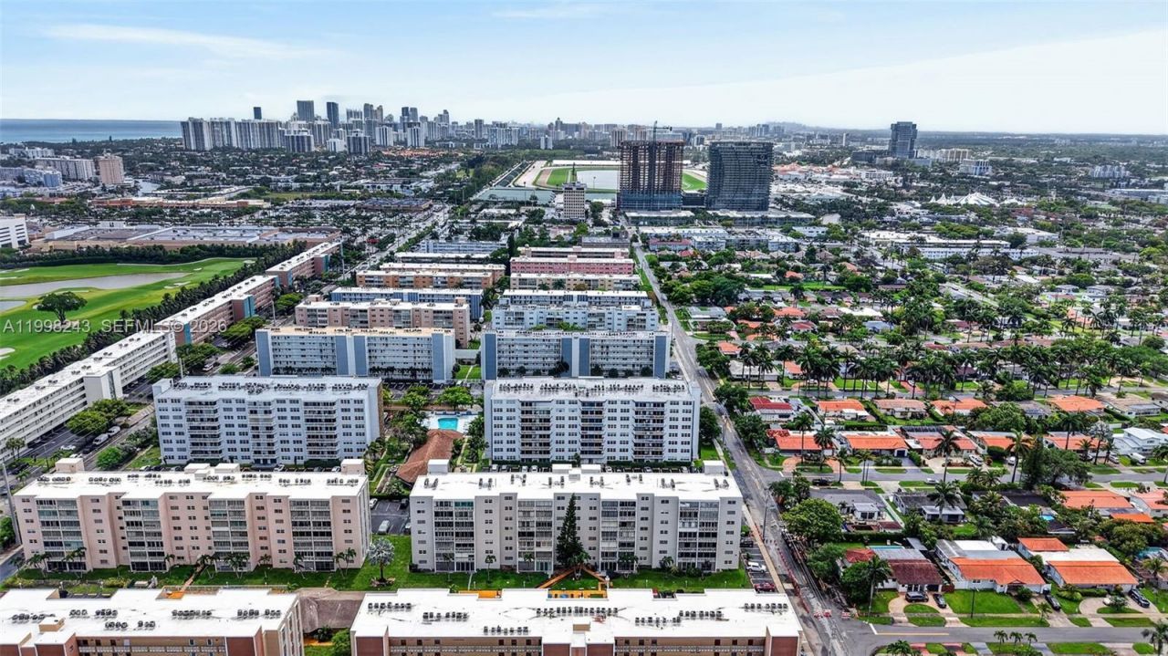 420 NE 12th Ave, Unit 202, Hallandale Beach, FL 33009 Photo