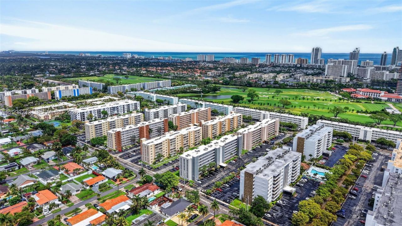 420 NE 12th Ave, Unit 202, Hallandale Beach, FL 33009 Photo