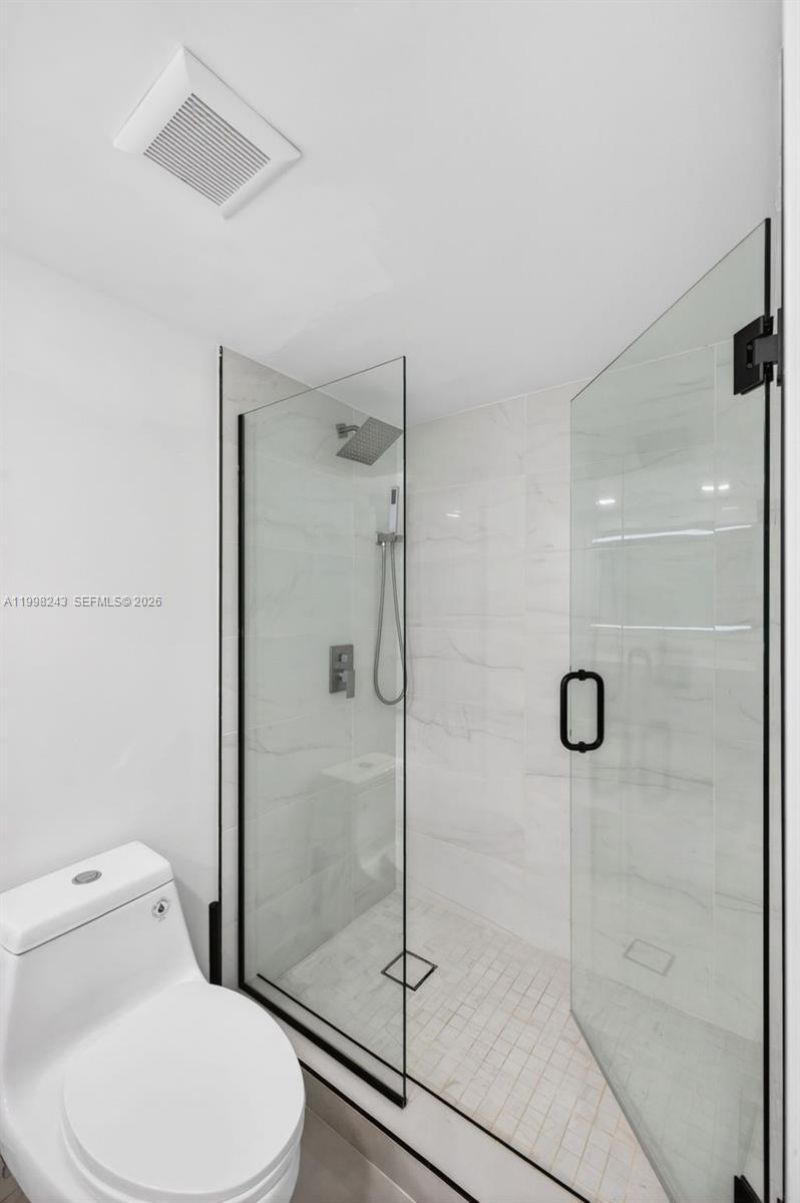 420 NE 12th Ave, Unit 202, Hallandale Beach, FL 33009 Photo