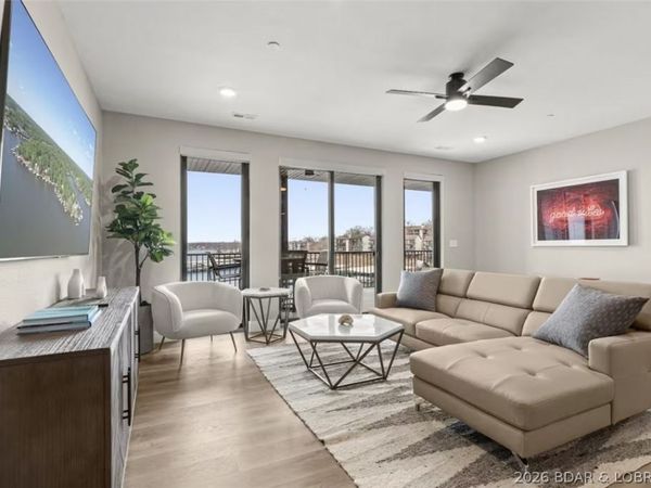 182 Vintage Drive, Unit 2F, Four Seasons, MO 65049