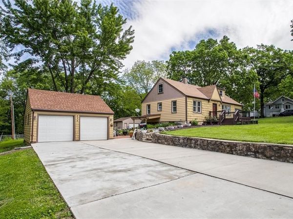 832 W 30th Street, Independence, MO 64055