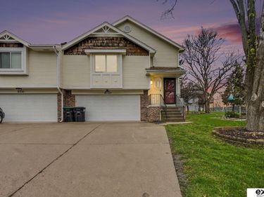 6733 S 153 Circle, Omaha, NE 68137