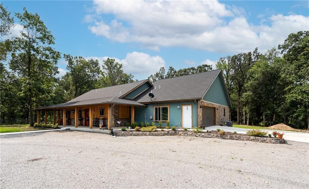 12029 S Edmondson Road Gentry, AR 72734