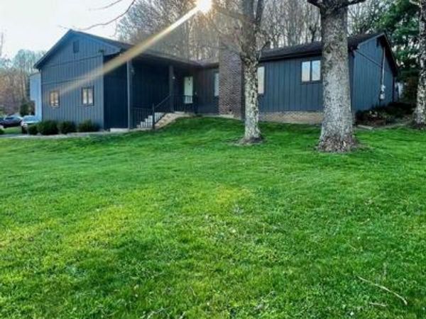 200 Crestway Dr., BECKLEY, WV 25801
