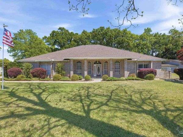 4552 Peaden Rd, Pace, FL 32571