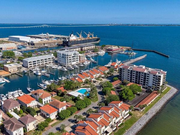 10 Port Royal Way, Pensacola, FL 32502