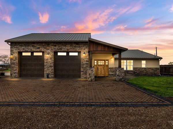 1222 S 14th E, Mountain Home, ID 83647