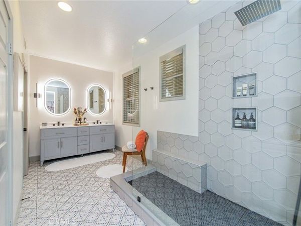 151 Silverado, Irvine, CA 92618