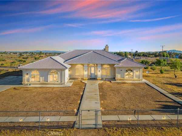 10490 Joshua, Oak Hills, CA 92344