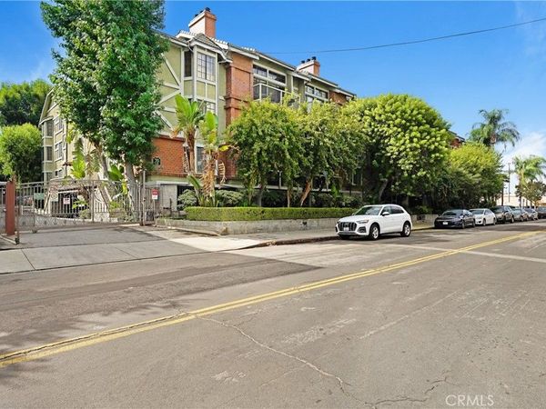 18324 Clark, Unit 119, Tarzana, CA 91356