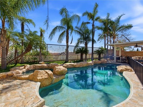 5111 St Albert, Fontana, CA 92336