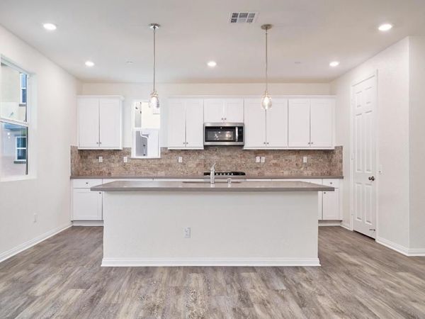 729 Daniel Freeman Circle, Inglewood, CA 90301