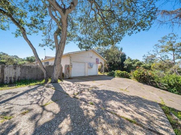 15400 Oak Hills Drive, Salinas, CA 93907