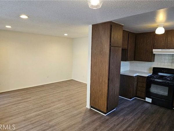 614 S Lake Street, Unit C, Burbank, CA 91502