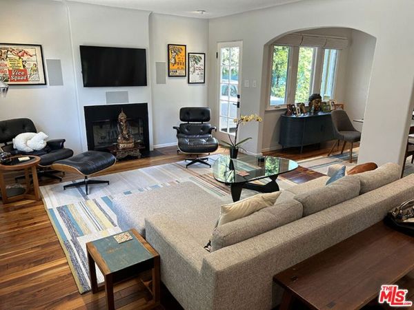 390 N Baldwin Avenue, Sierra Madre, CA 91024