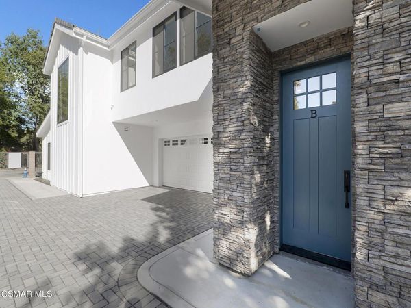 3190 Los Robles Road, Unit B, Thousand Oaks, CA 91362