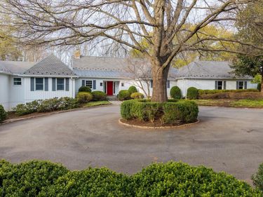 1525 BROOK HILL LN, Charlottesville, VA 22901