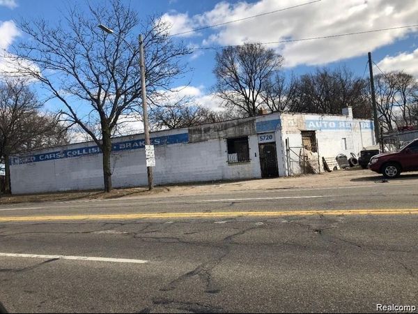 5720 E Davison Street, Hamtramck, MI 48212