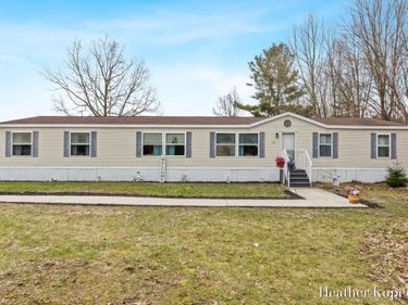 125 San Souci Drive NW, Sparta, MI 49345