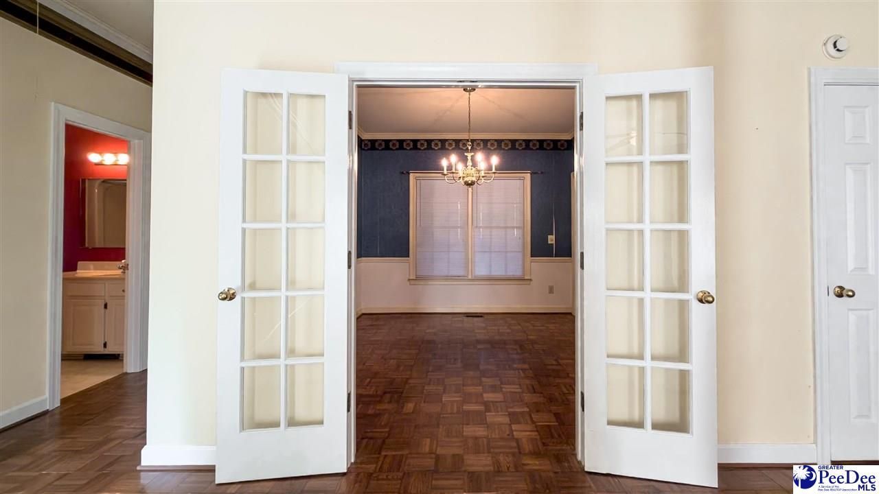 708 Yorkshire Court Photo 12