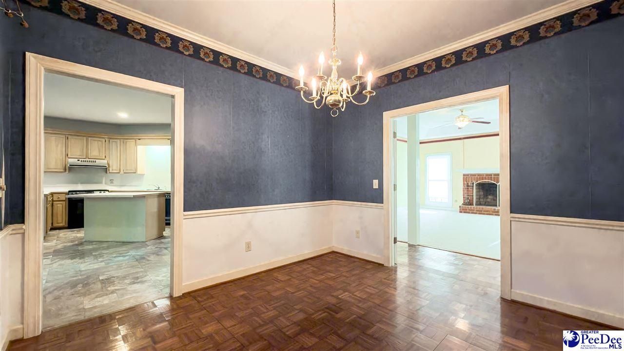 708 Yorkshire Court Photo 13