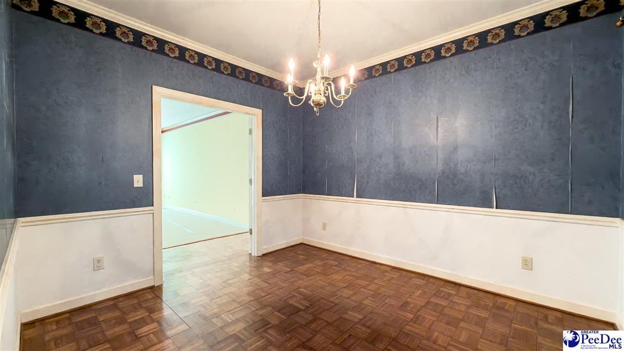 708 Yorkshire Court Photo 14