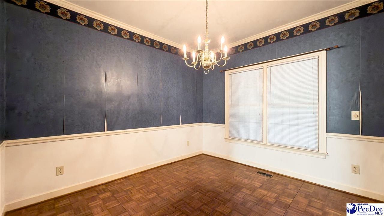 708 Yorkshire Court Photo 15