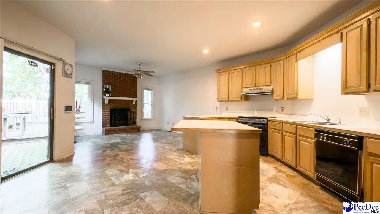 708 Yorkshire Court Photo 16