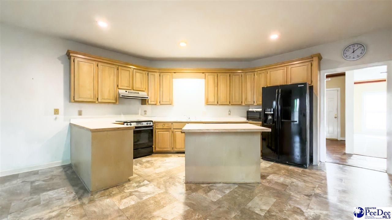 708 Yorkshire Court Photo 17