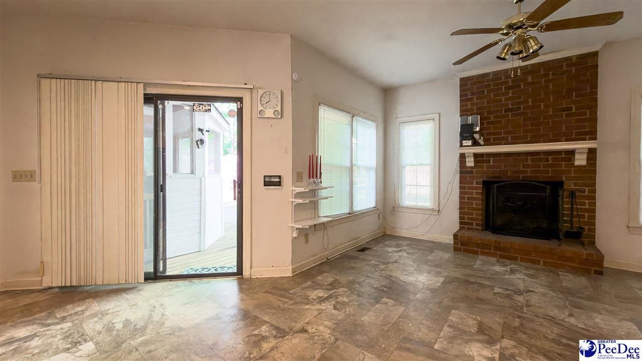 708 Yorkshire Court Photo 22