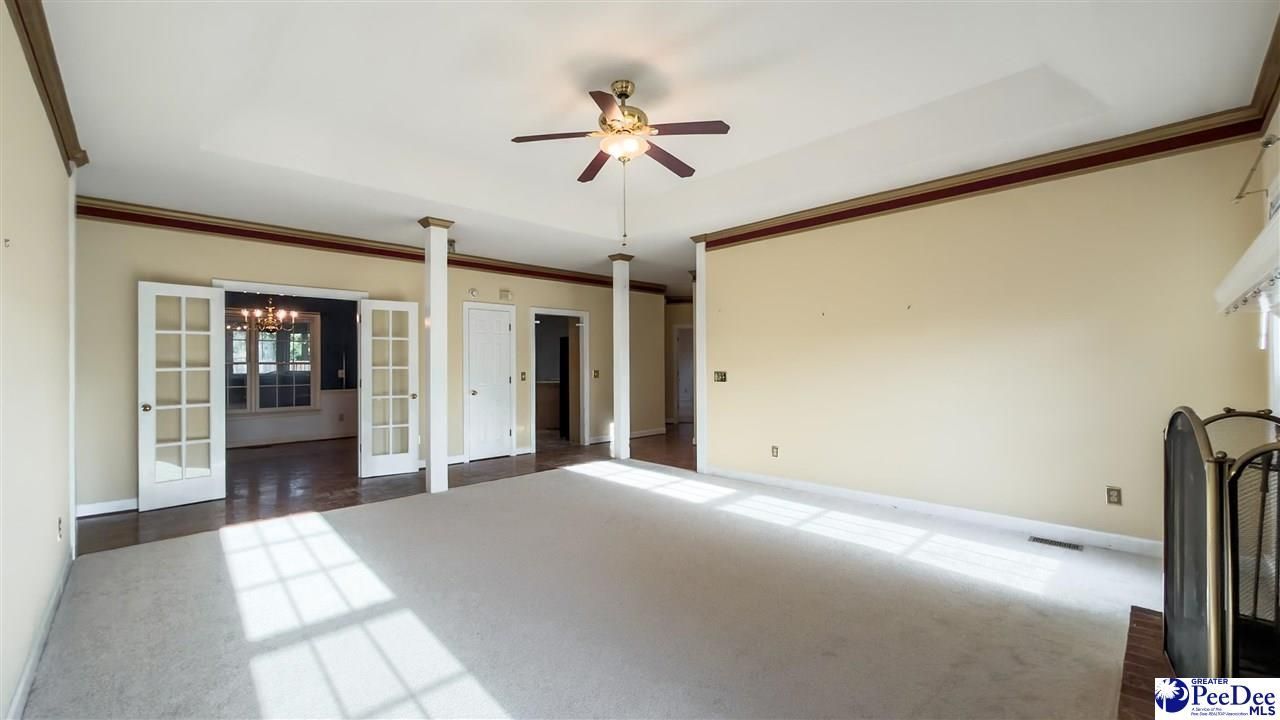 708 Yorkshire Court Photo 23