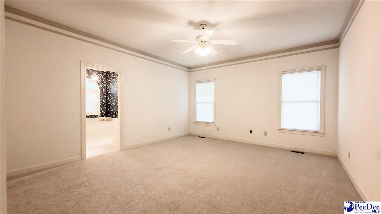 708 Yorkshire Court Photo 24