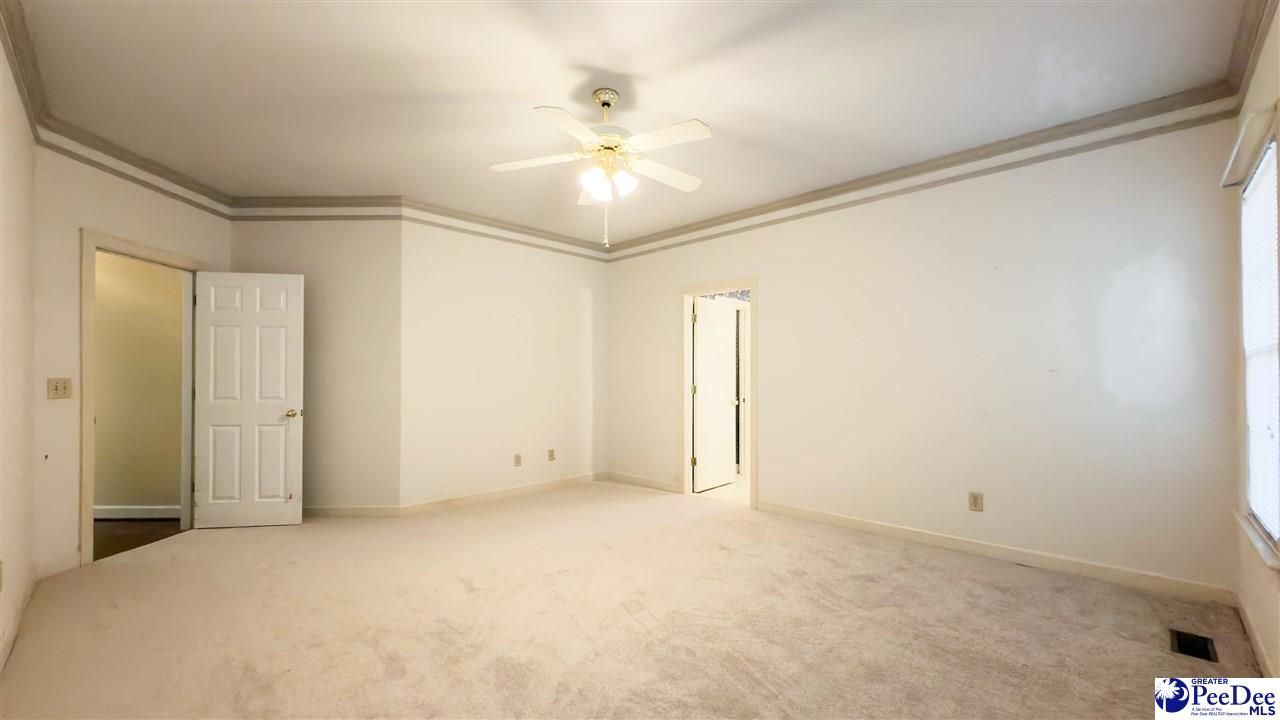 708 Yorkshire Court Photo 25