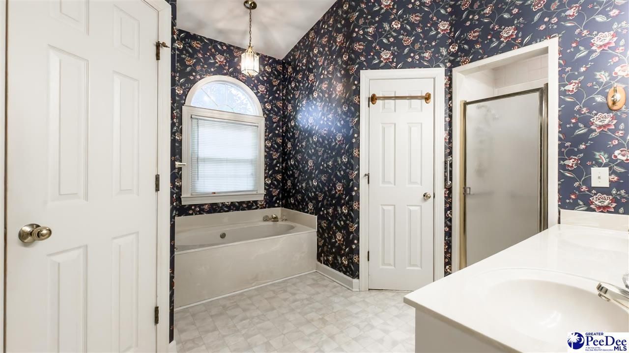 708 Yorkshire Court Photo 27