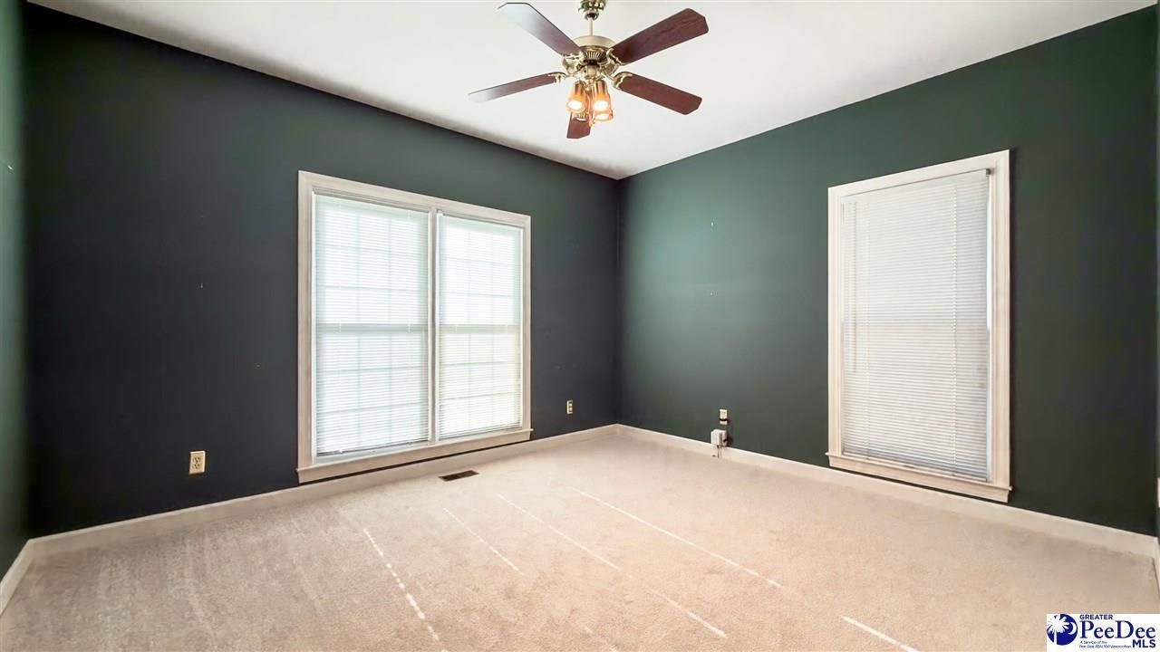 708 Yorkshire Court Photo 34