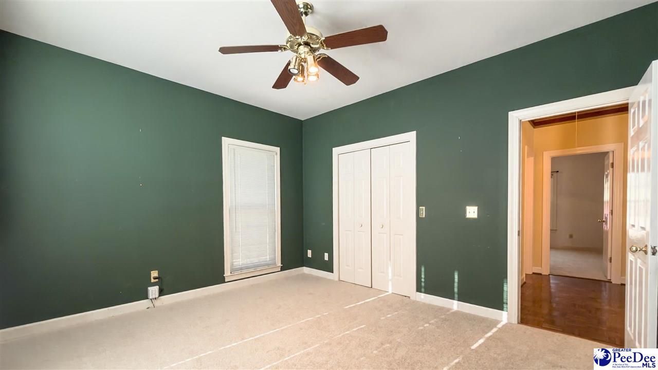 708 Yorkshire Court Photo 35