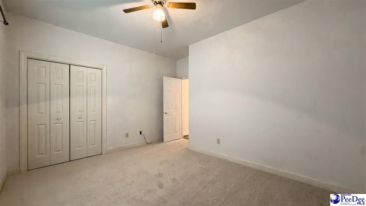 708 Yorkshire Court Photo 41