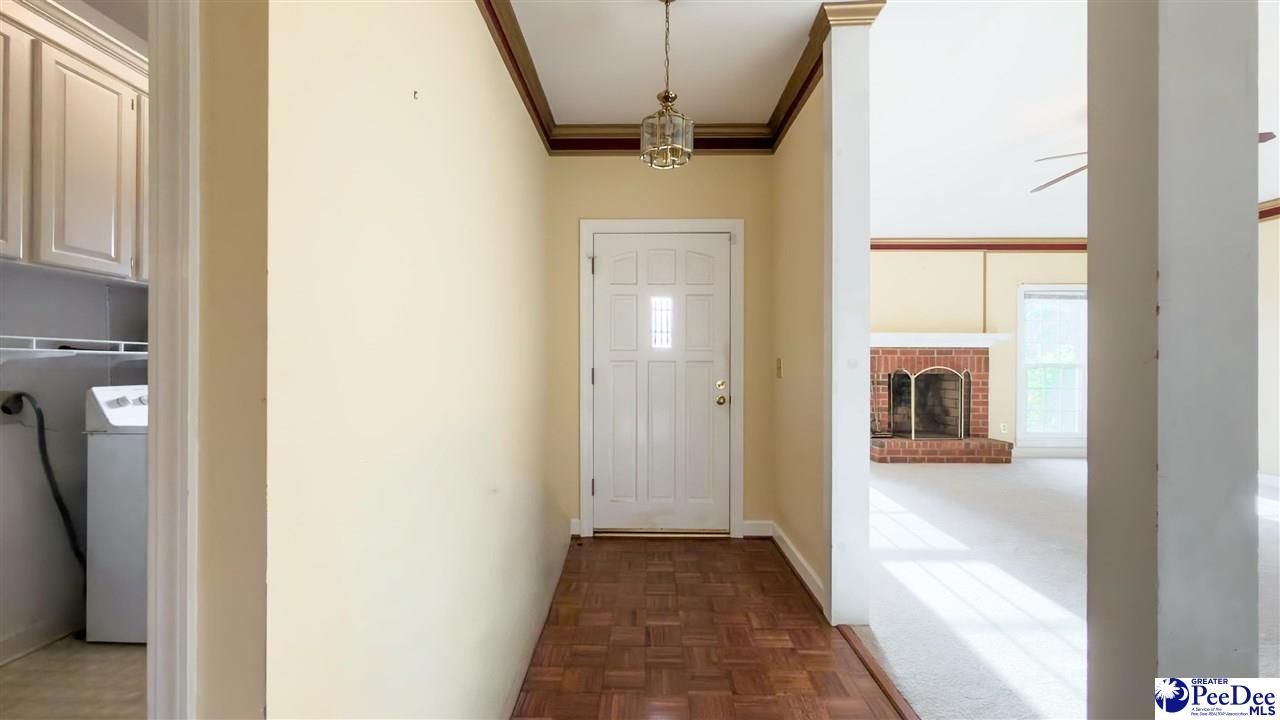 708 Yorkshire Court Photo 5