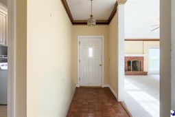 708 Yorkshire Court photo 4