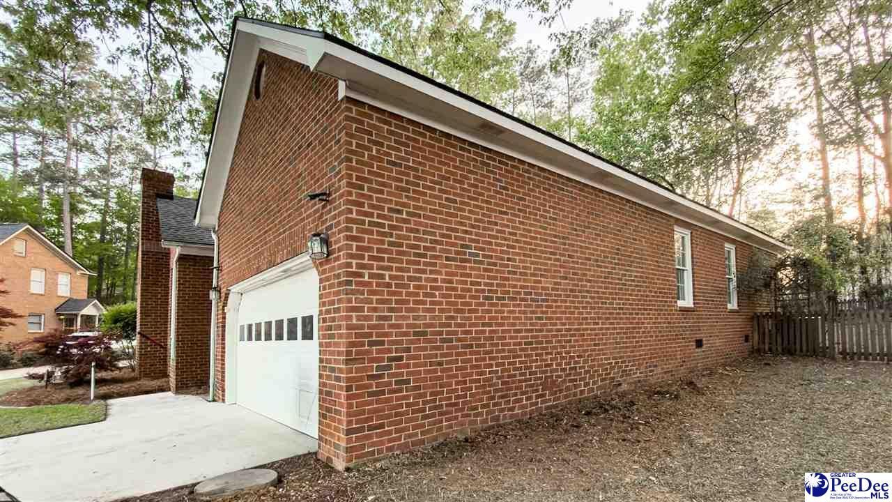 708 Yorkshire Court Photo 45