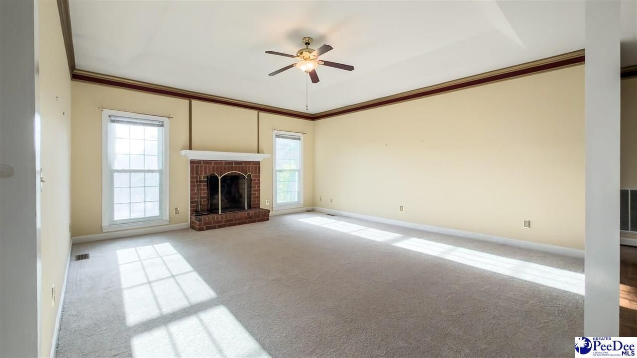 708 Yorkshire Court Photo 6