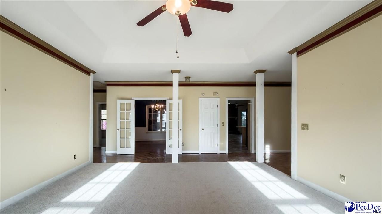 708 Yorkshire Court Photo 8