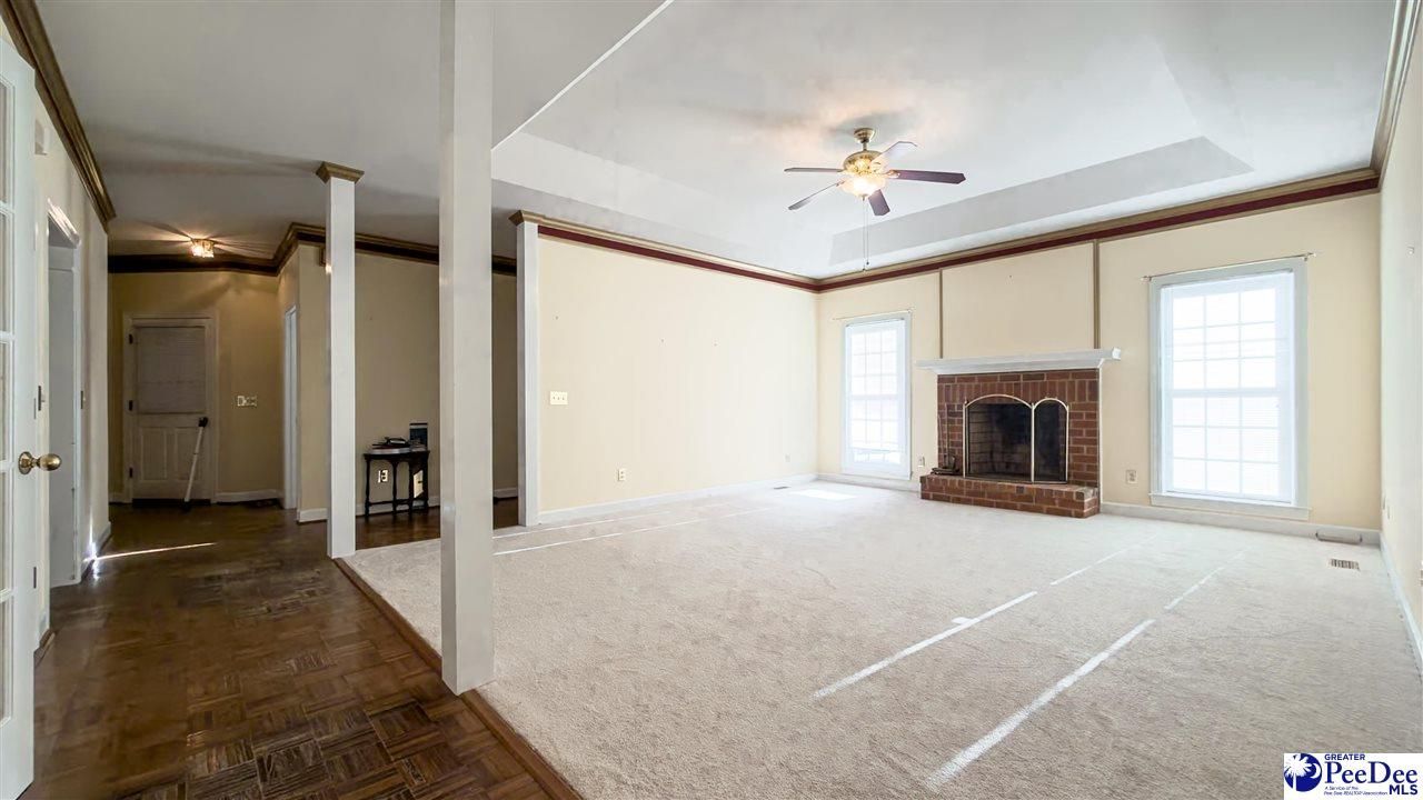 708 Yorkshire Court Photo 9