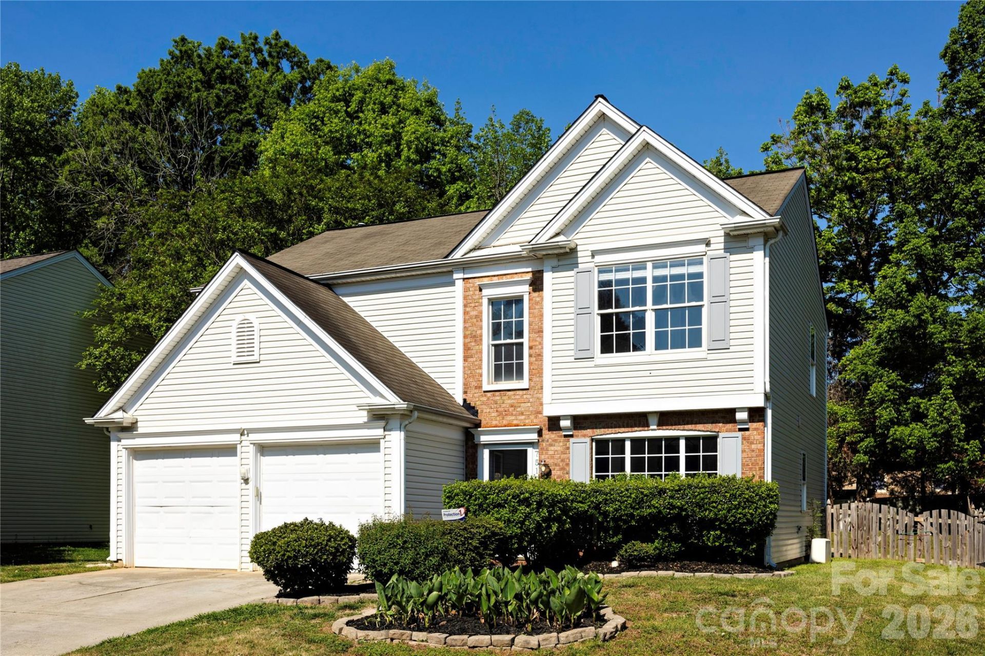 7519 Eurostar Drive, Charlotte, NC 28213 Main Photo