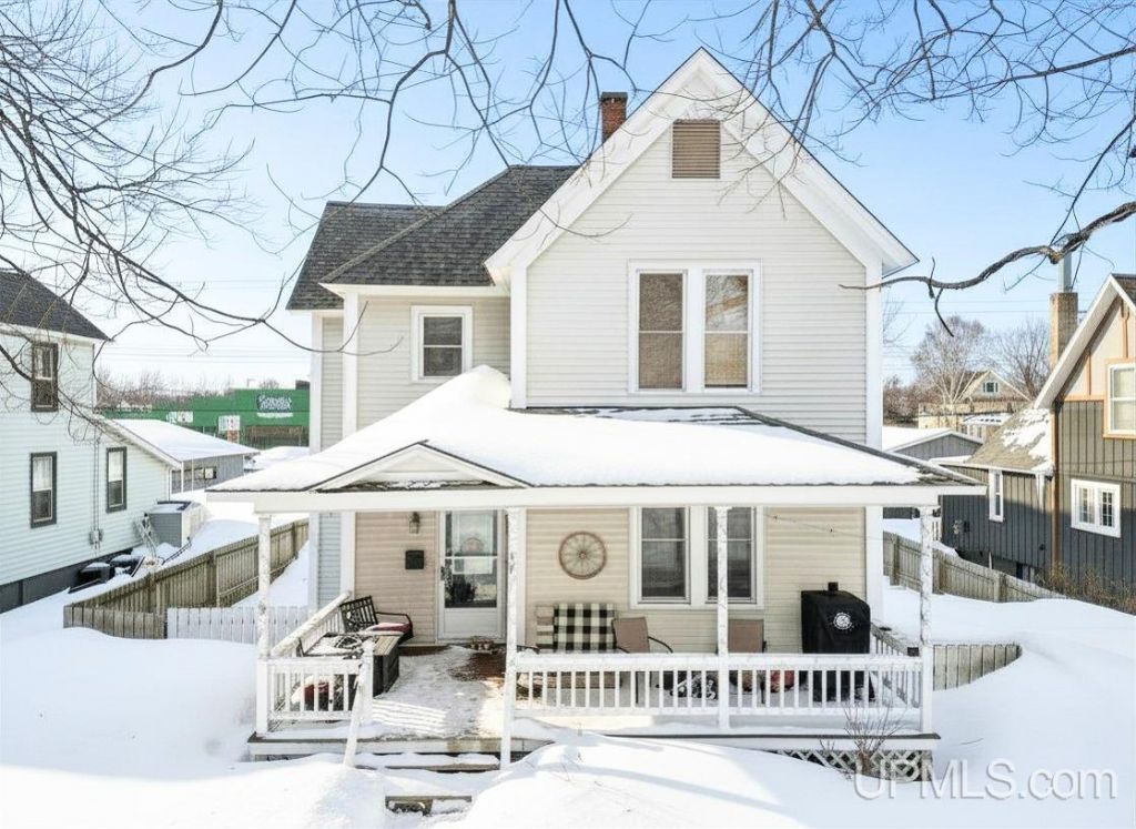 541 Prince Street, Negaunee, MI 49866 Main Photo