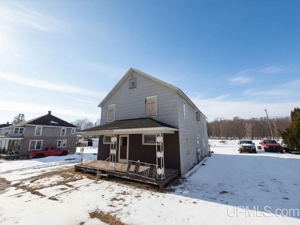 37 Allen Street, Iron River, MI 49935