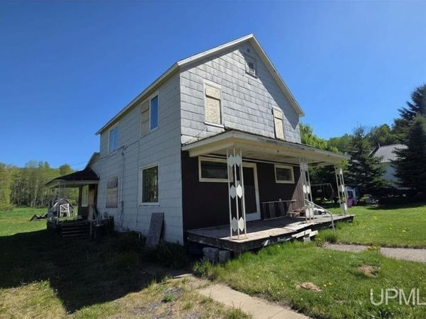 37 Allen Street, Iron River, MI 49935