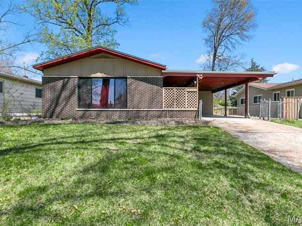 10421 Fourwinds Court, St Louis, MO 63114