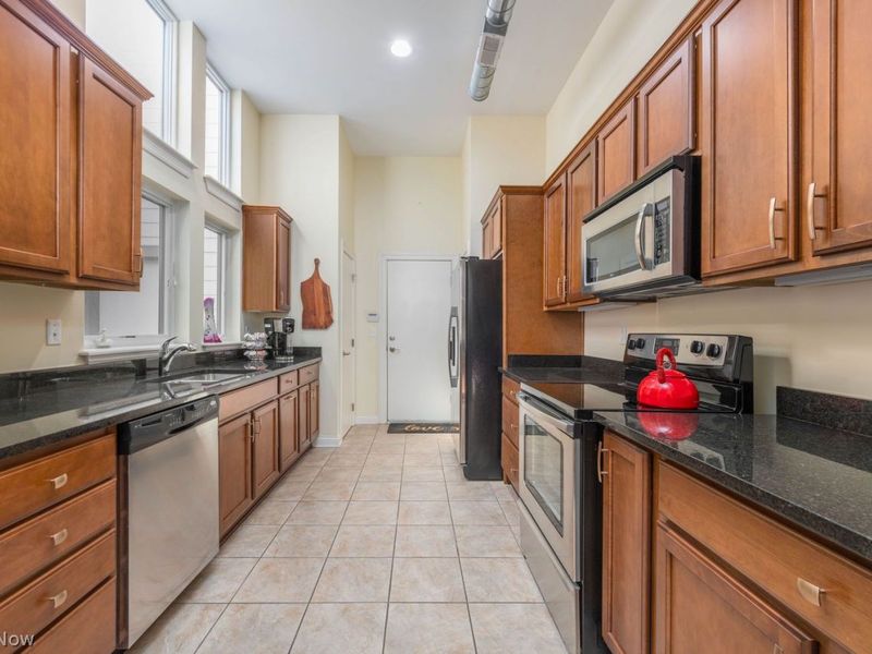 12215 Detroit Avenue, Lakewood, OH 44107 Photo 21